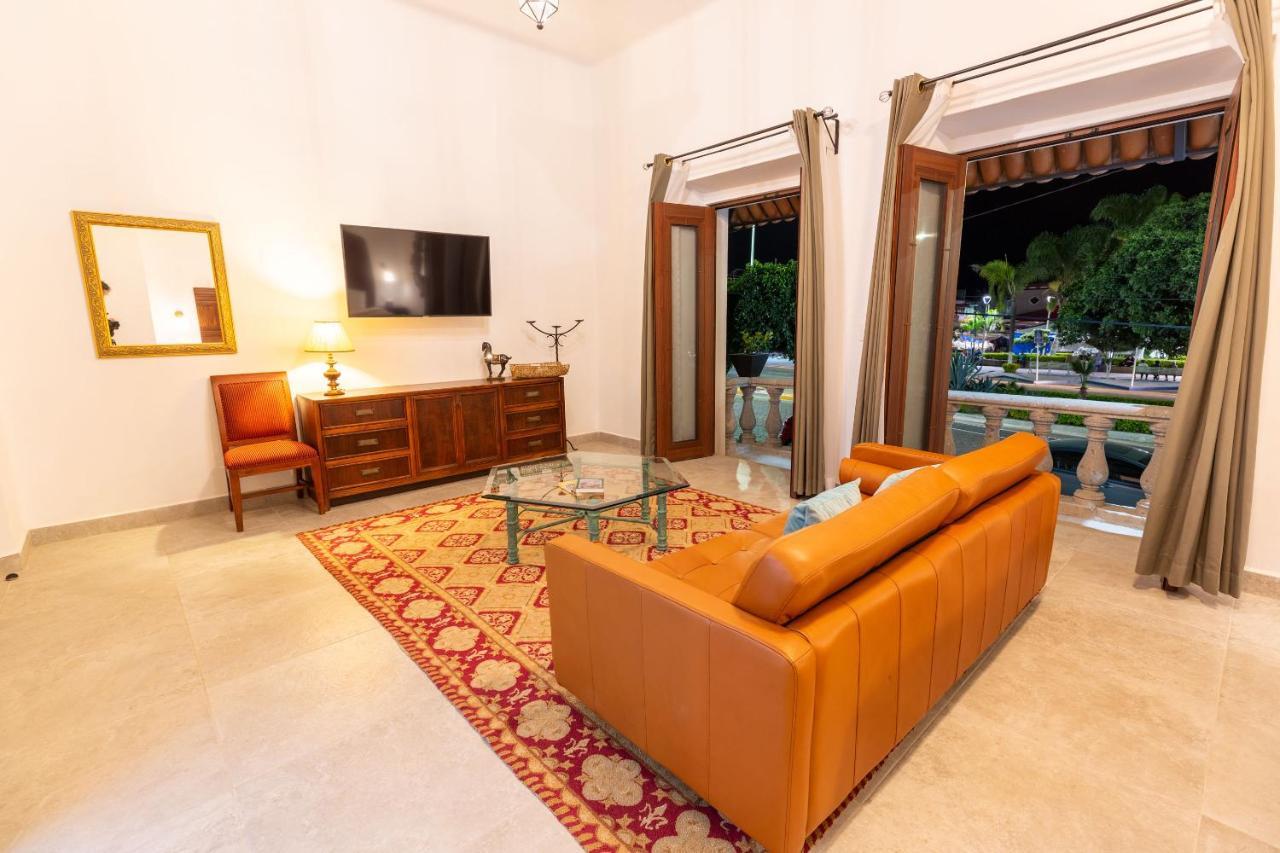 Plaza Chapala Hotel Ngoại thất bức ảnh