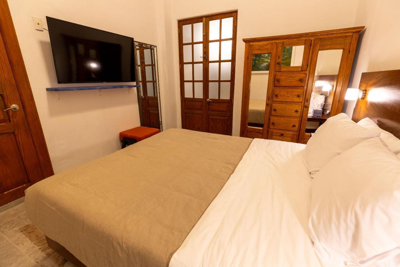 Plaza Chapala Hotel Ngoại thất bức ảnh